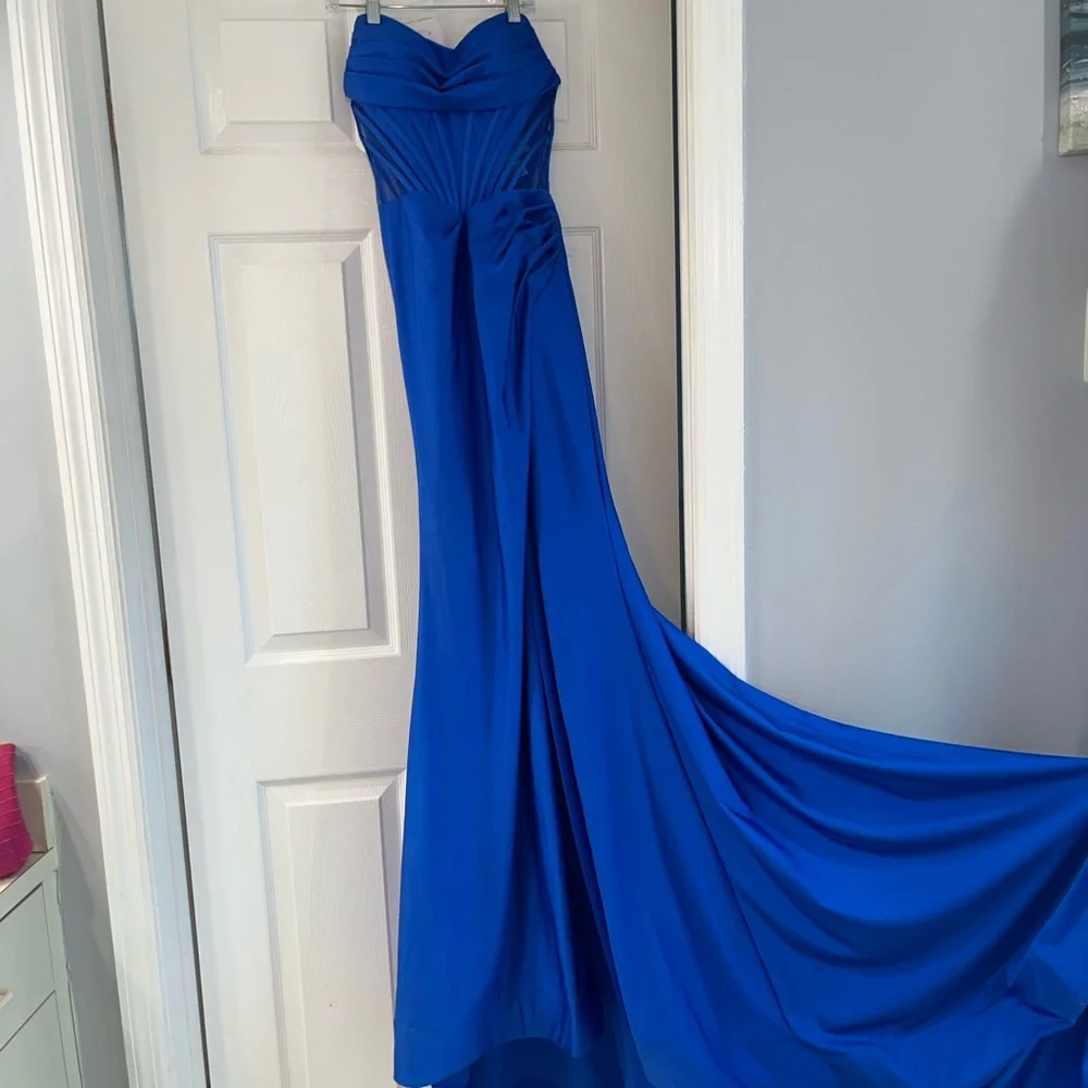 Elegant Blue Amarra Strapless Gown, with optional straps - Picture 3 of 7